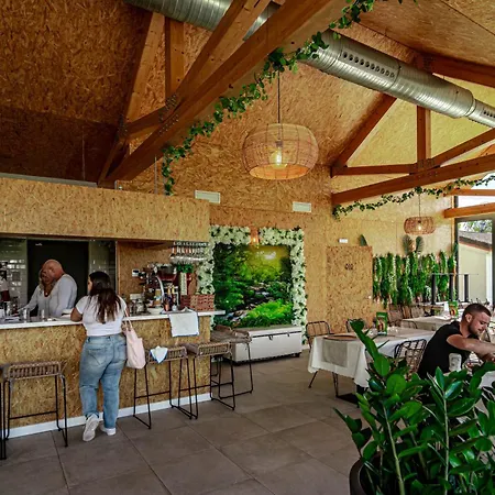 Paraiso Pueblo 24 アパート エステポナ