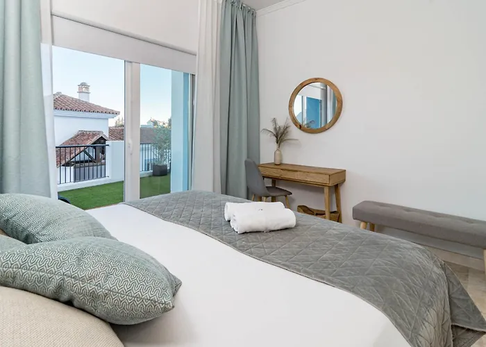 アパート Paraiso Pueblo 24 エステポナ